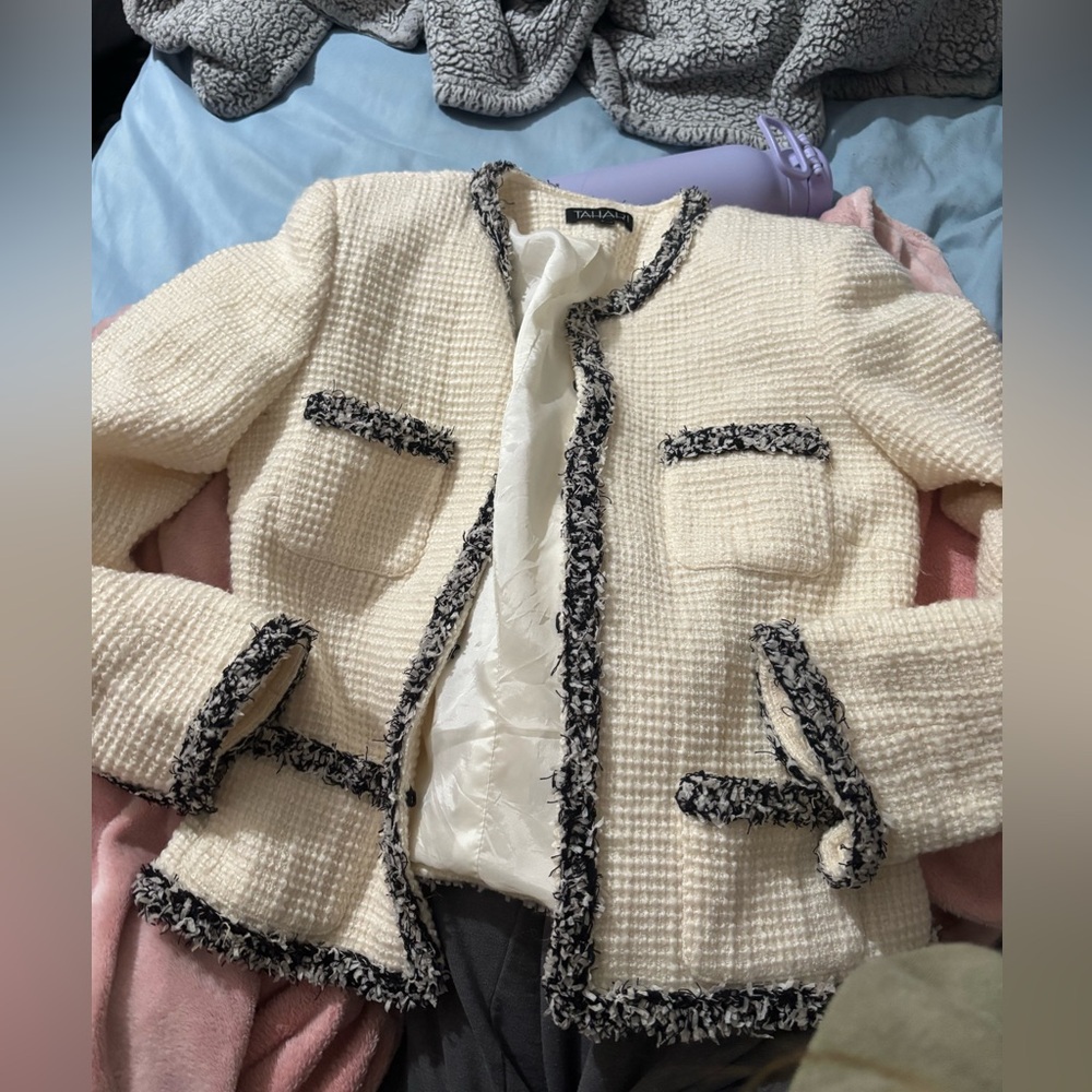 Tahari Cream tweed Blazer/ Jacket with Black Accents
